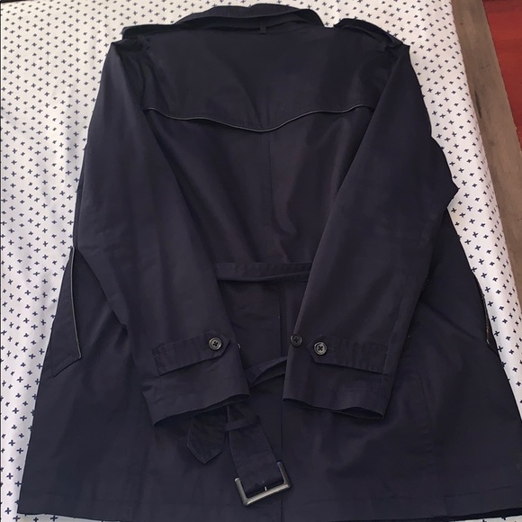 Uniqlo rain coat - Picture 2 of 3